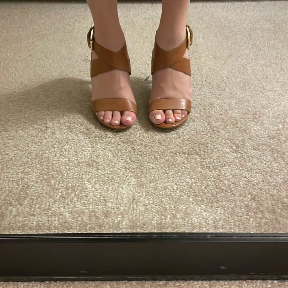 Michael Michael Kors leather sandals size 8M